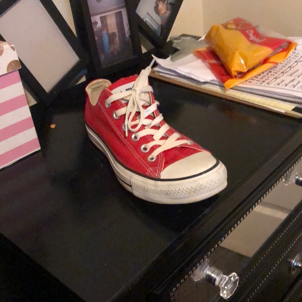 Converse - Picture 2 of 2